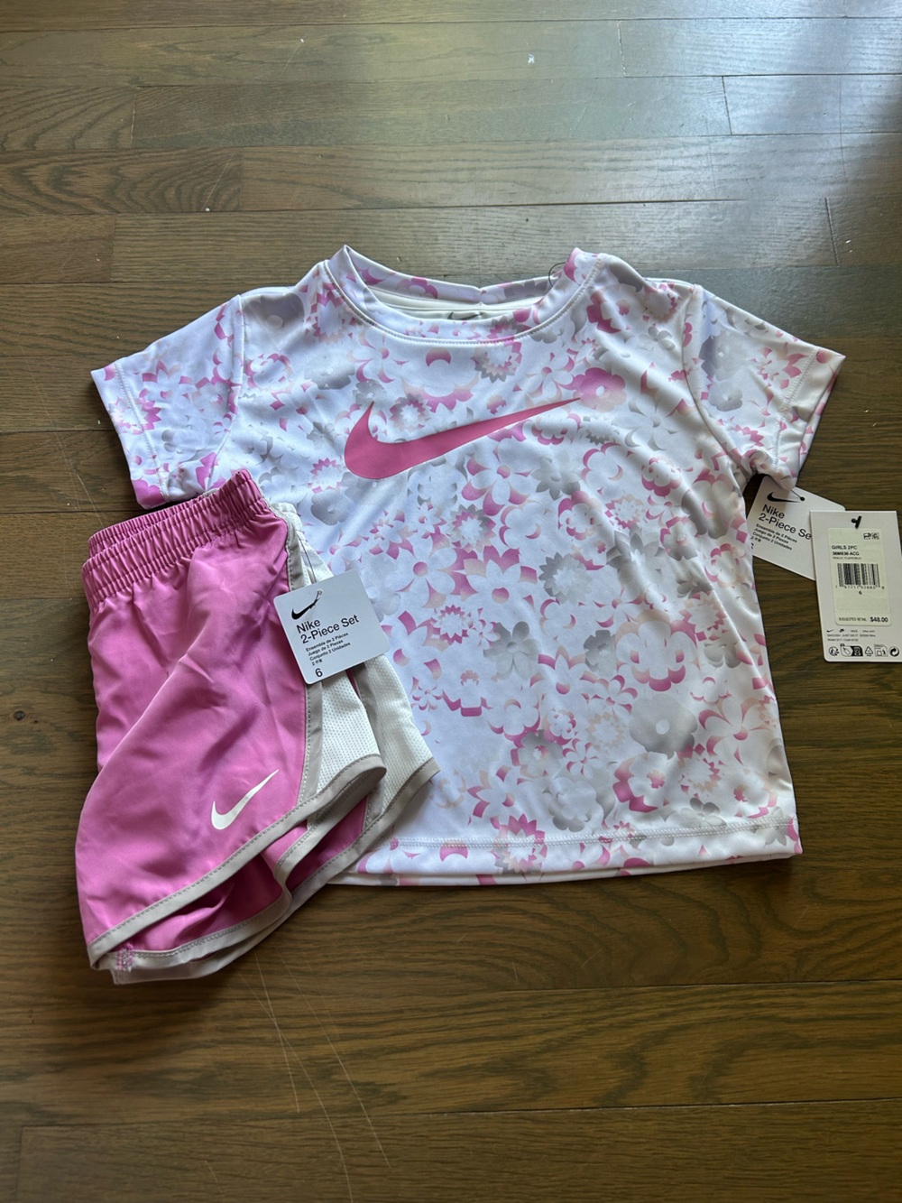 NWT Nike Girls Set size 6